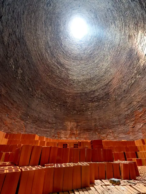 Magnesia-Carbon Bricks for steel industry